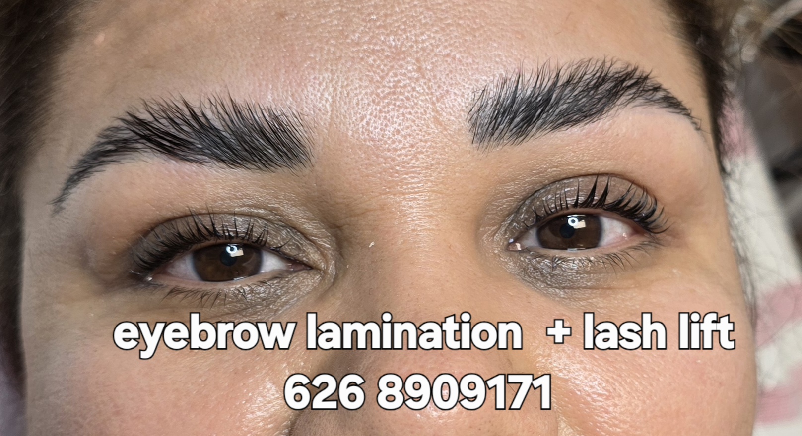 Eyebrow bold color